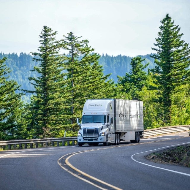Clean_Earth_Logo_Truck_Transportation