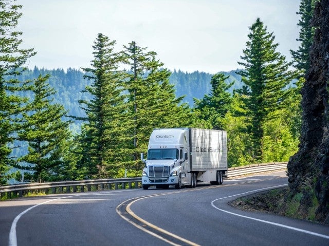 Clean_Earth_Logo_Truck_Transportation